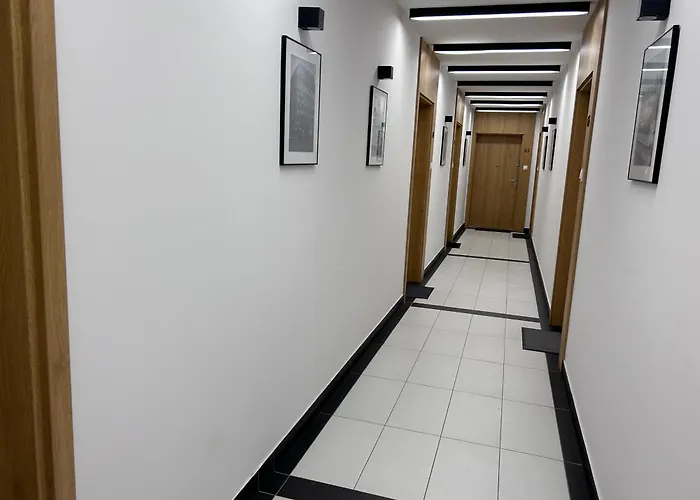 Z Balkonem I Parkingiem *