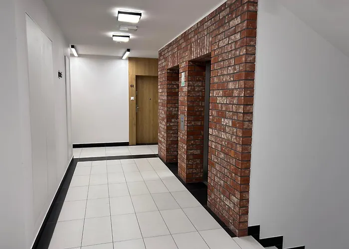 Z Balkonem I Parkingiem * Βρότσλαβ