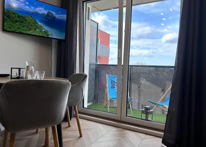 Z Balkonem I Parkingiem *