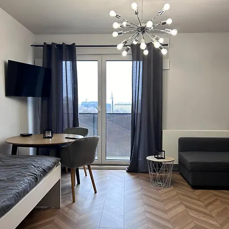 Z Balkonem I Parkingiem Apartment