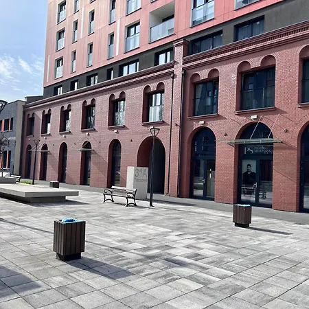 Z Balkonem I Parkingiem * Wroclaw