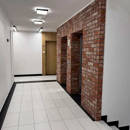 Z Balkonem I Parkingiem * Wrocław