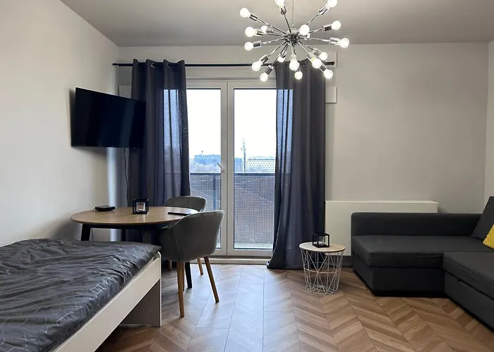 Z Balkonem I Parkingiem Apartment