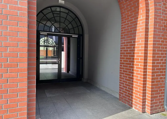 Z Balkonem I Parkingiem Breslau