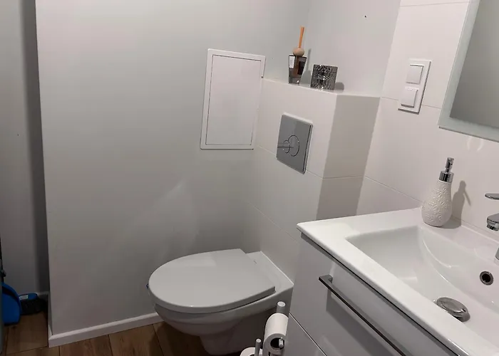 Z Balkonem I Parkingiem ורוצלב